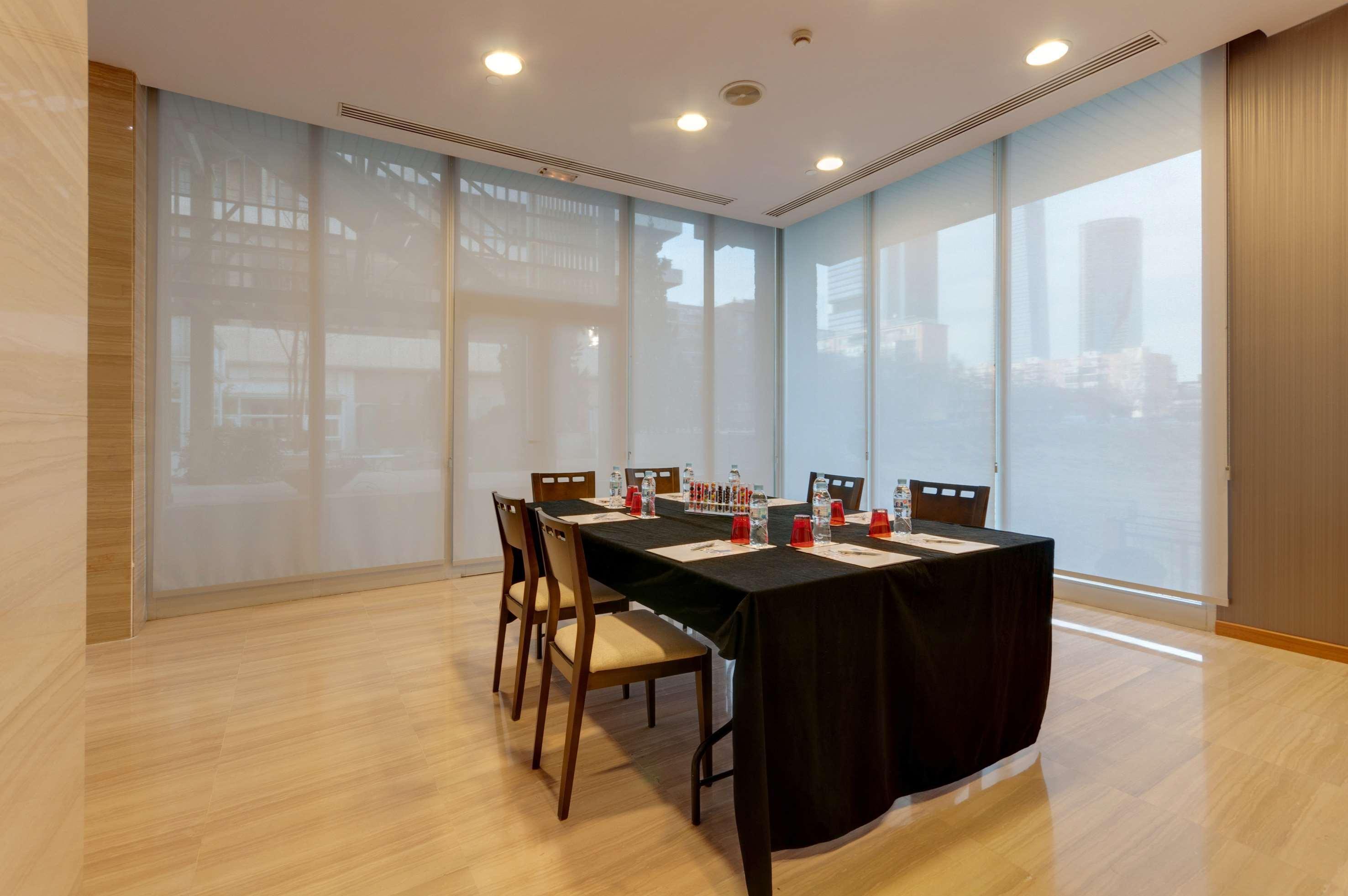 Chamartín, Affiliated By Meliá Hotel Madri