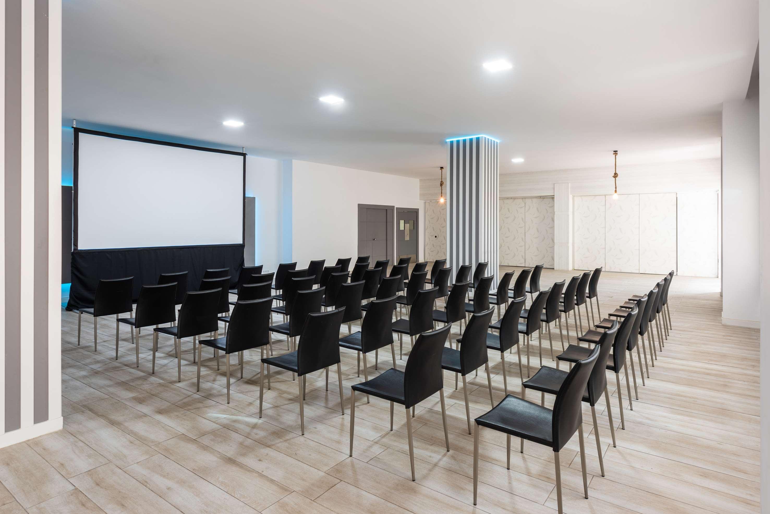 Chamartin, Affiliated By Melia Hotel Madryt