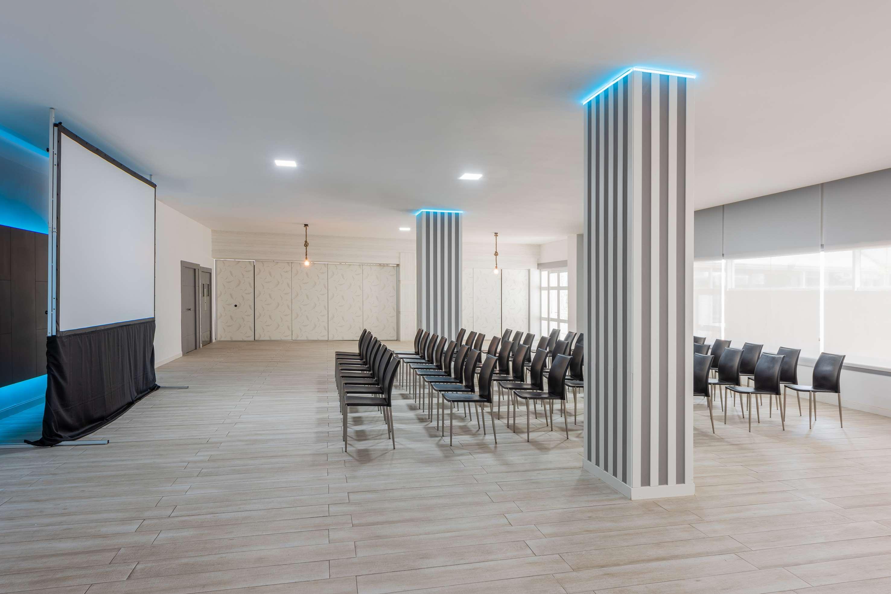 Hotel Chamartin, Affiliated By Melia Madryt